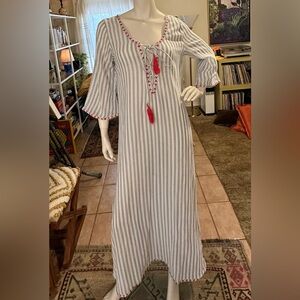 Gianni Bini Gray and White Striped Maxi Dress Kaftan Tunic cover up Small NWOT